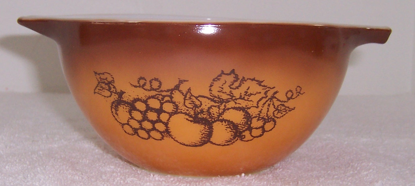 Small Pyrex Old Orchard Mixing Bowl